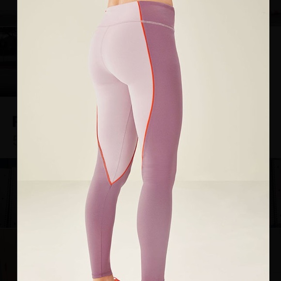 NEW LEGGINGS!! - Picture 2 of 4